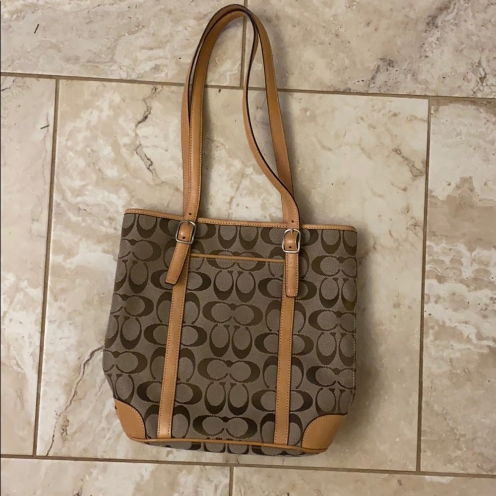 Coach shoulder bag - Picture 1 of 4